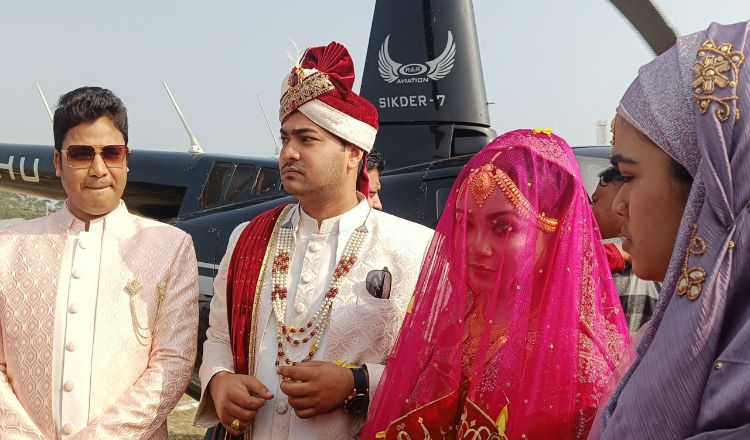 বাবার স্বপ্ন পূরণে অভিনব বিয়ে ইন্টার্ন চিকিৎসকের